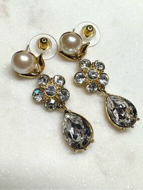 Monet Faux Pearl Rhinestone Drop Earrings Gold Tone Dangle Statement